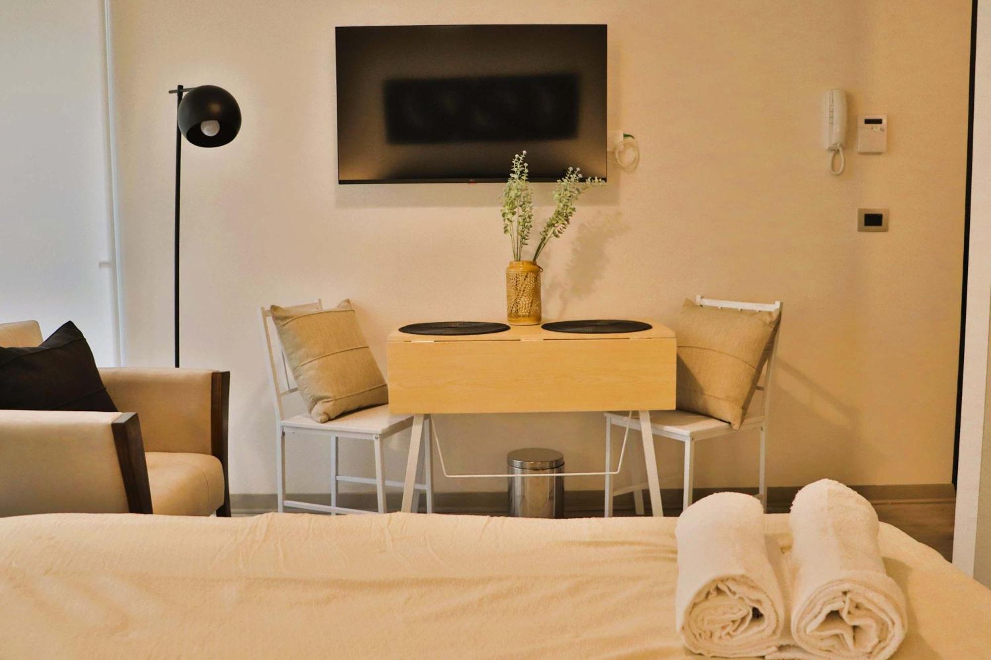 Hom I Luminoso Y Acogedor 2pax En Apartamento